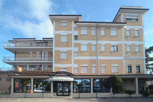 Hotel L'Aquila Pomezia Exterior photo