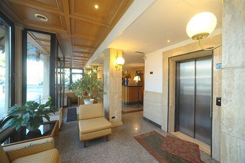 Hotel L'Aquila Pomezia Exterior photo
