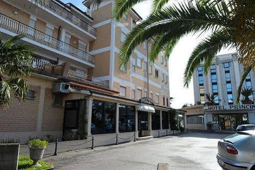 Hotel L'Aquila Pomezia Exterior photo